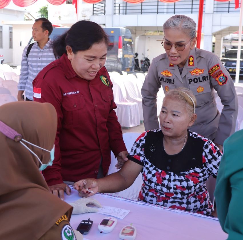 Sambut HUT Bhayangkara ke-80, Polres Pematangsiantar Gelar Pemeriksaan Kesehatan Gratis ke Ratusan Warga
