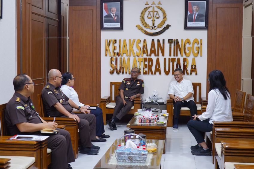 Direktur PT Hutama Karya (Persero) dan EVP Divisi Operasi dan Pemeliharaan Jalan Tol, Kunjungi Kejati Sumut