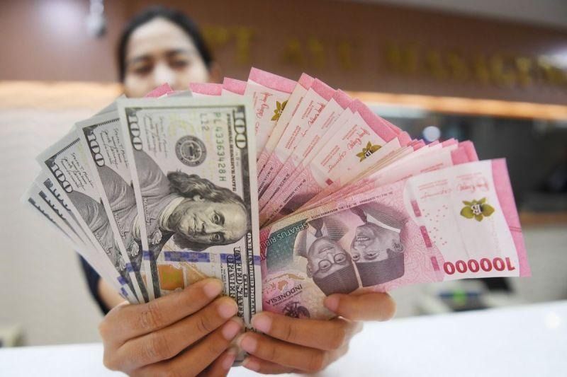 Rupiah Kembali Melemah, Pasar Waspadai Kebijakan Moneter Bank Sentral AS