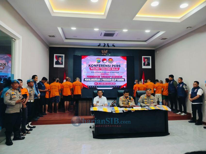 Polres Tanjungbalai Ungkap Penangkapan 176,79 Gram Sabu
