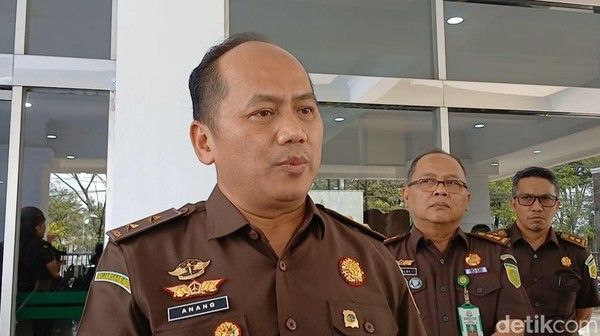 Kajari Sergai dan Kasi Pidsus Diamankan Kejagung