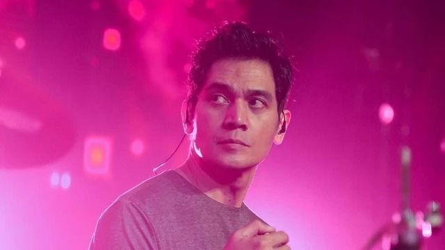 Dicekal Saat Mau ke Malaysia, Tyo Nugros Batal Tampil di Konser Dewa