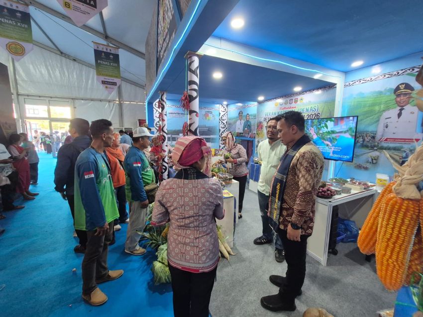 Wakil Bupati Simalungun Kunjungi Stand Pameran Pemkab Simalungun di Gorontalo