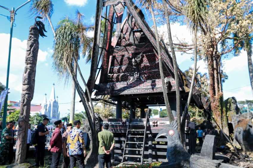 Respon Cepat Wali Kota Medan Perbaiki Replika Rumah Adat Batak yang Terbakar Tuai Apresiasi