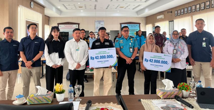 BPJS Ketenagakerjaan Sibolga Kota Serahkan Santunan ke Ahli Waris Nelayan