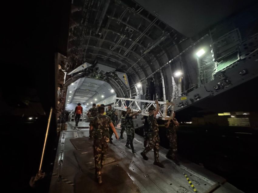 Percepat Pemulihan Listrik di Sumut, Kolaborasi PLN dan TNI AU Angkut Tujuh Tower Darurat
