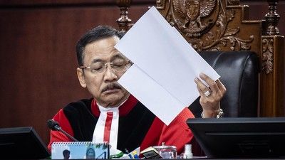 MK Tegaskan Pilkada Tetap Dipilih Langsung oleh Rakyat, Gugatan Empat Mahasiswa Tak Diterima