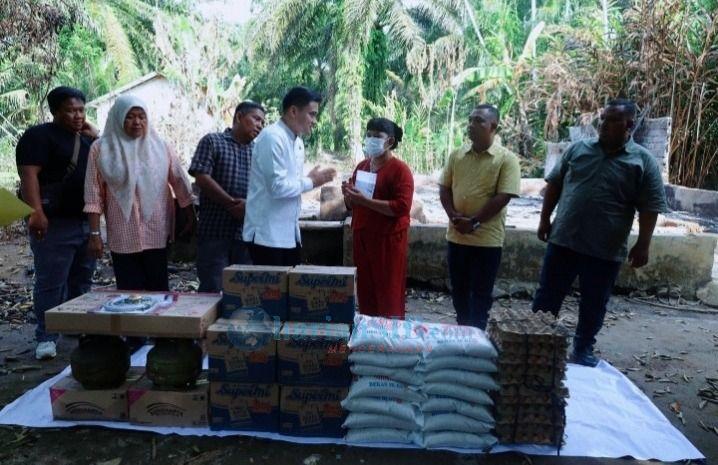 Wakil Ketua DPRD SU Serahkan Bantuan untuk Korban Kebakaran di Salapian, Langkat