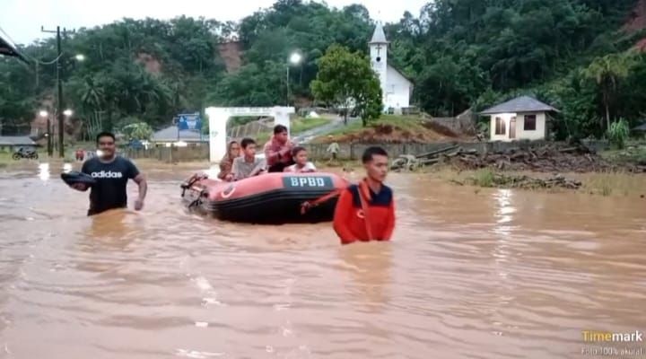 Banjir Kembali Rendam Permukiman Warga Tukka