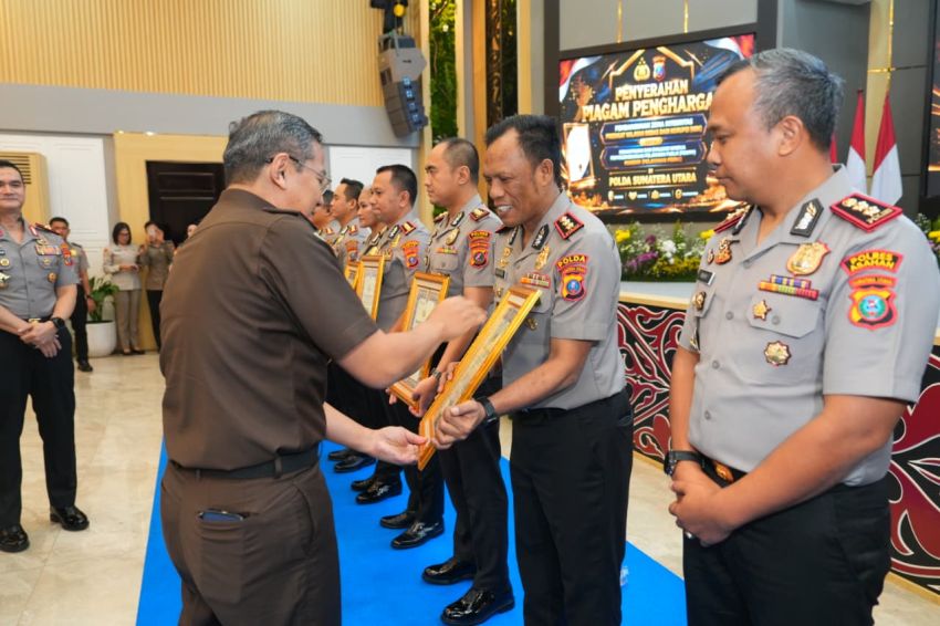 Polres Tanjungbalai Terima Penghargaan Pelayanan Prima dari Kapolda Sumut