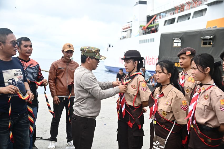 Ketua DPRD Nias Lepas 23 Kontingen Pramuka ke Jambore Daerah XI Sumut 2026