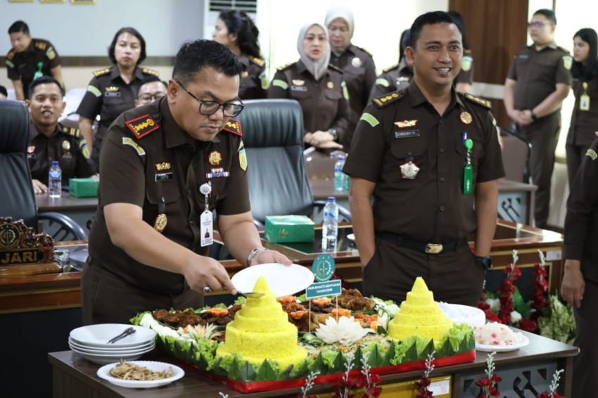 Kejari Deliserdang Peringati Hari Bhakti Adhyaksa dengan Doa Bersama dan Syukuran