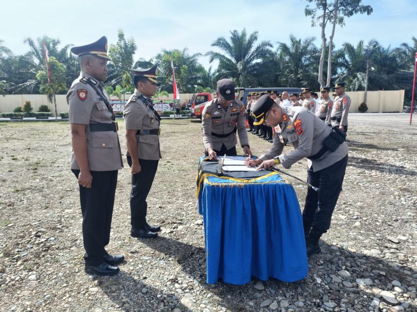 Wakapolres Padang Lawas Berganti, 40 Personel Naik Pangkat