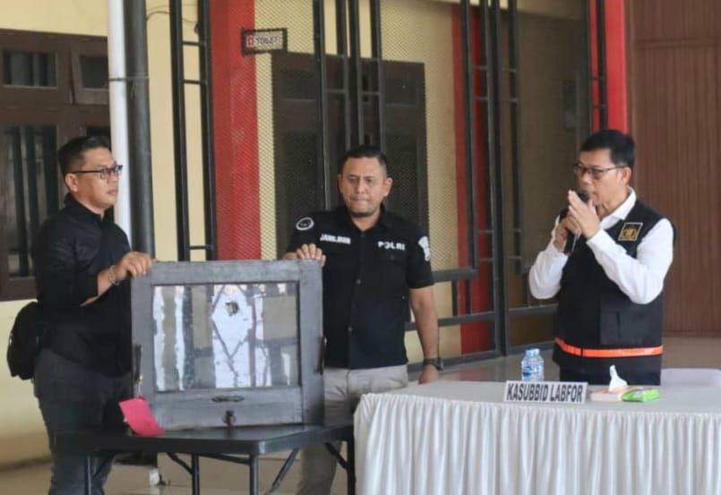 Pecahnya Kaca Jendela Rumdis Wabup Deliserdang Diakibatkan Batu