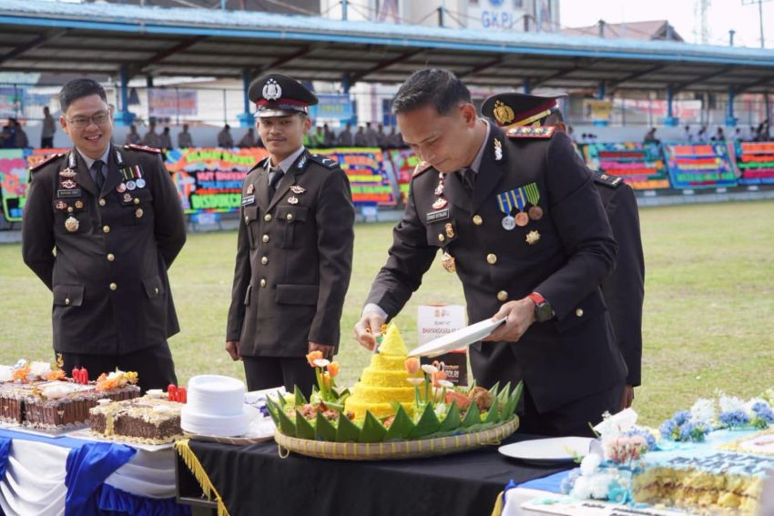 Suasana Haru Warnai HUT Bhayangkara ke-80 di Tarutung, Kapolres dan Dandim Segera Pindah Tugas