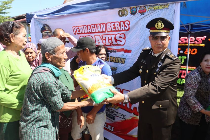 Polres Tanjungbalai Bagikan 100 Paket Beras pada Hari Bhayangkara ke-80