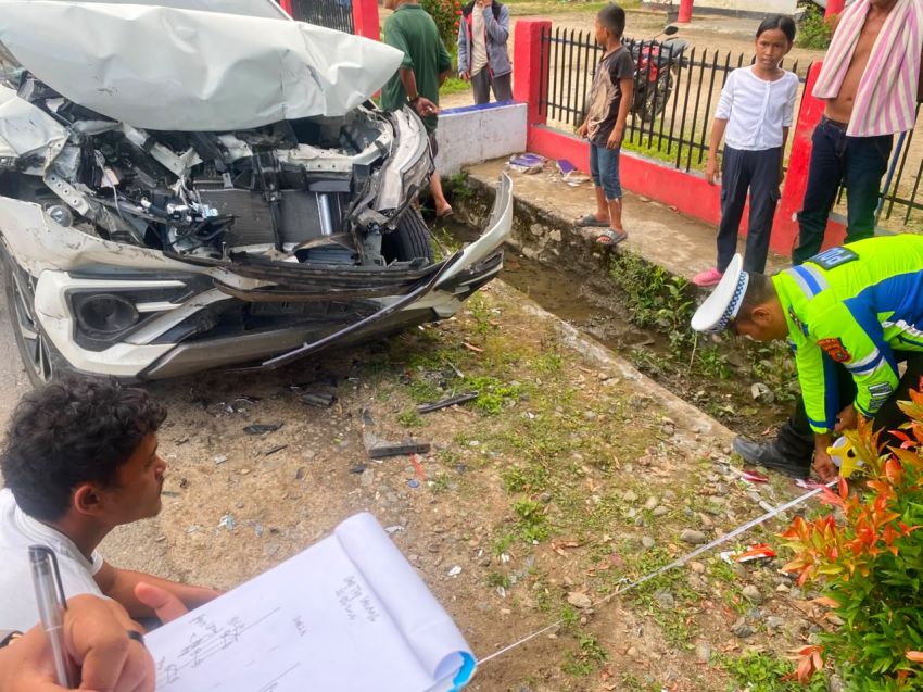 Toyota Rush Tabrak Triton saat Isi BBM Eceran, 17 Korban Luka-luka