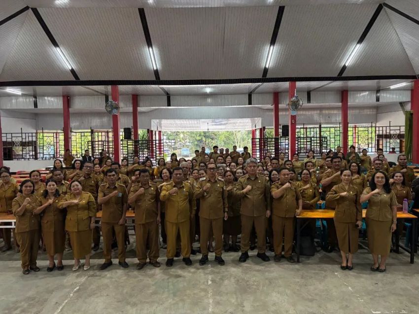 Bupati Taput Minta Kepala Sekolah di Taput Bangun Budaya Kerja Disiplin dan Inovatif