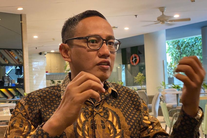 Harga Minyak Naik, Rupiah Tertekan Dekati Rp18.100 / Dolar AS