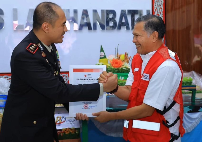 Gelar Donor Darah, Polres Labuhanbatu Terima Penghargaan dari PMI Labura