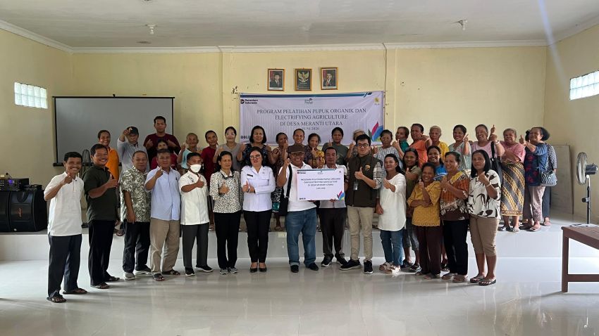 PLN UIP SBU Latih Petani di Toba Produksi Pupuk Organik dan Terapkan Electrifying Agriculture
