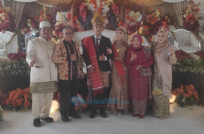 Mantan Sekdaprov Sumut H Hasban Ritonga Hadiri Pernikahan dr Indah Matondang di Kampungpajak