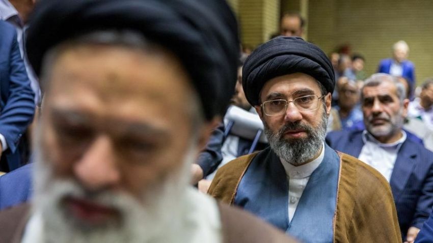 Mojtaba Tak Menghadiri Pemakaman Ayatollah Ali Khamenei
