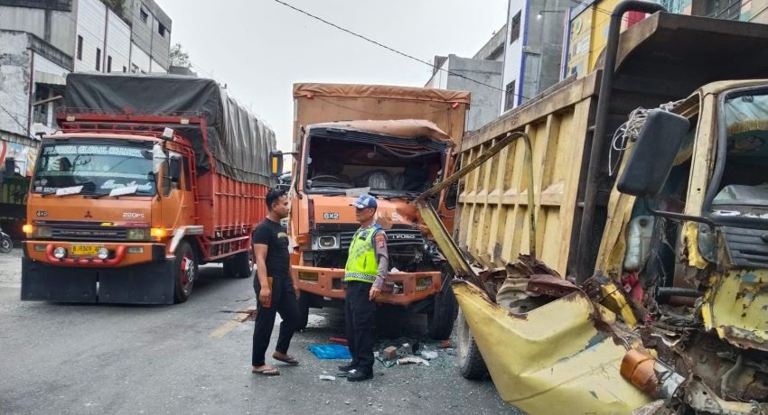 Truk Box Seruduk Antrean Solar di Perbaungan, Picu Kecelakaan Beruntun