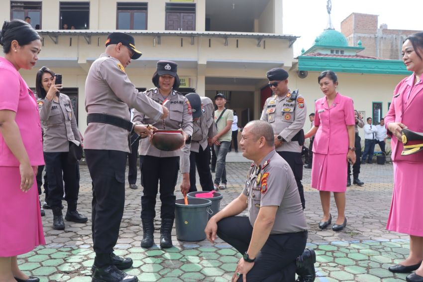 40 Personel Polres Karo Naik Pangkat