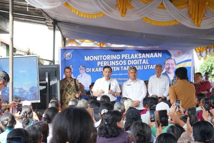 Ketua DEN Luhut Pandjaitan Kunjungi Taput, Tinjau Langsung Implementasi Perlinsos Digital
