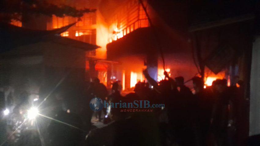 Pasar Sibolga Nauli Terbakar, Ratusan Kios Ludes