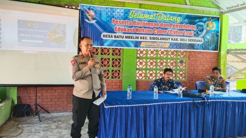 Kapolsek Pancurbatu Edukasi Warga Sibolangit tentang Hukum Siber dan Bijak Bermedia Sosial
