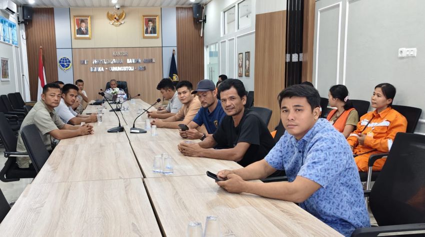 13 Pekerja Outsourcing Kembali Bekerja di Bandara Binaka