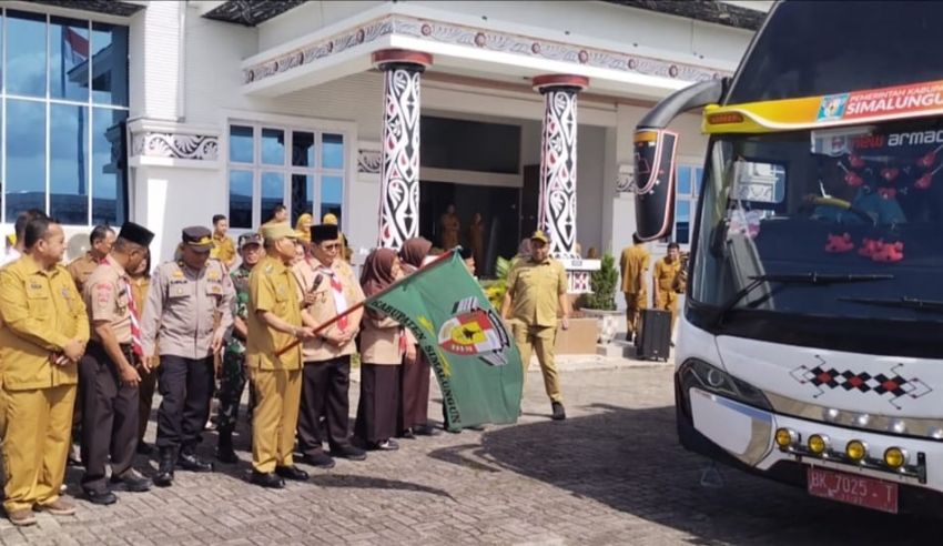 Bupati Lepas Utusan Kwarcab Gerakan Pramuka Simalungun Ikuti Jamdasu