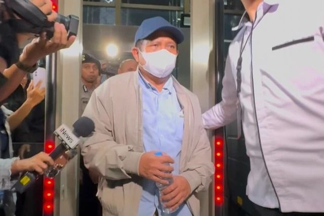 Kena OTT, Bupati Lombok Barat Tiba di Gedung KPK