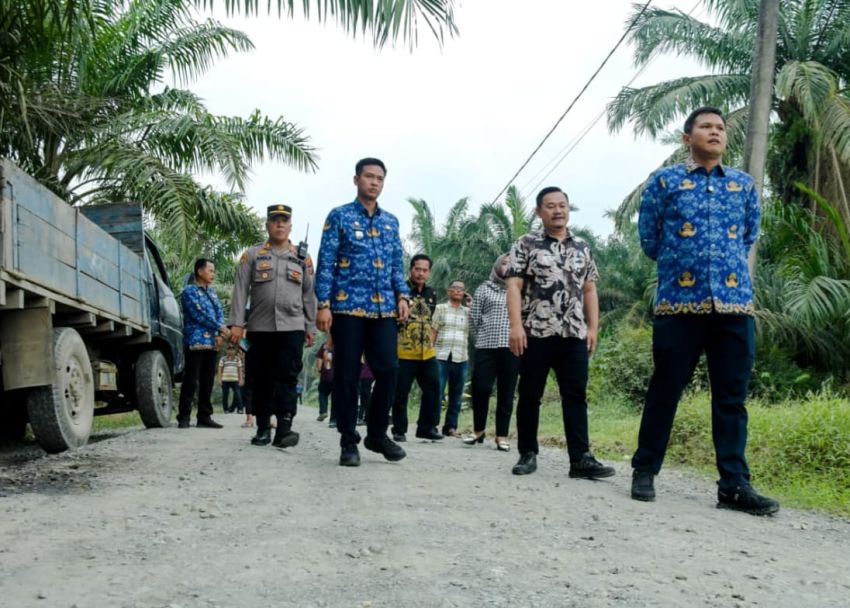 Wabup Sergai Tinjau Pembangunan Jalan Penghubung Dua Kecamatan