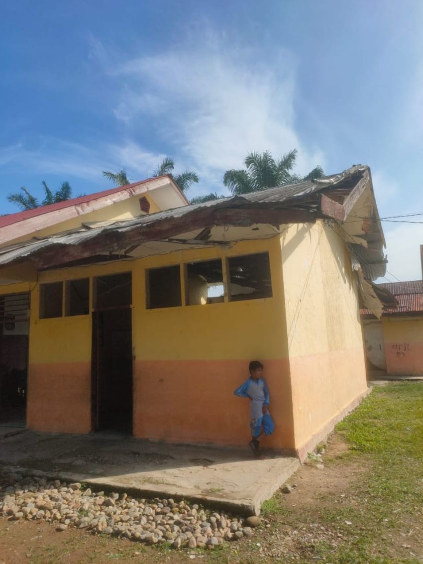 Atap Rusak, Siswa SD Negeri 0172 Lembah Binubu Tetap Belajar di Tengah Kekhawatiran Keselamatan