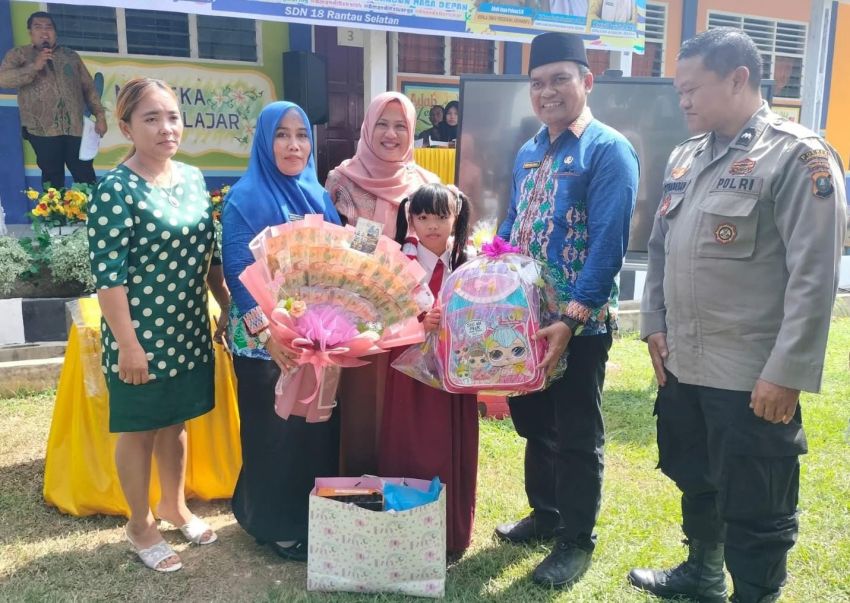 Hari Anak Nasional di SDN 18 Rantau Selatan Meriah, Caroline Peraih Emas ASMC 2026 Disambut Bak Pahlawan