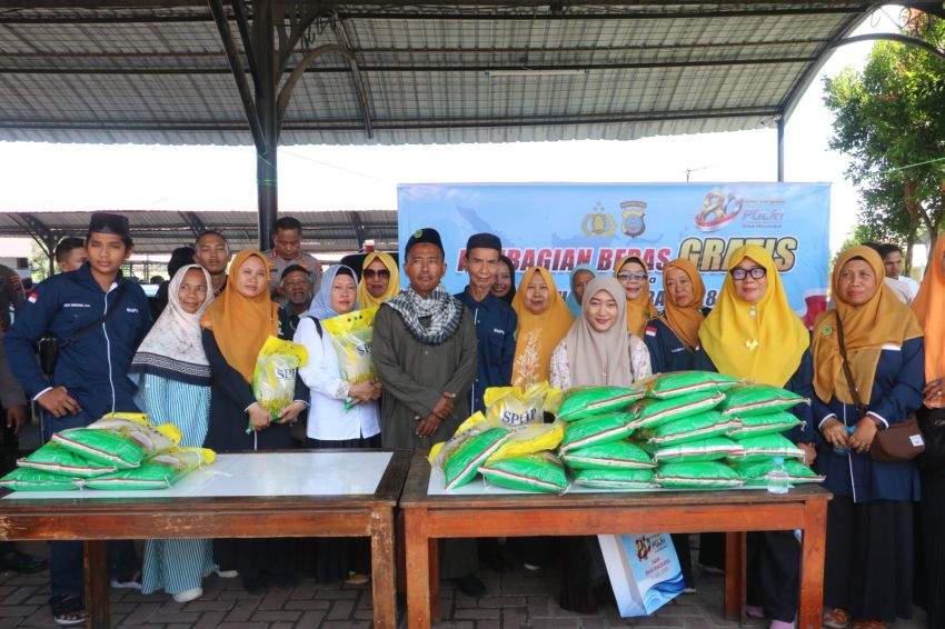 Hari Bhayangkara ke-80, Polda Sumut Salurkan Bantuan Beras untuk Penggali Kubur, Bilal Mayit hingga Tukang Becak