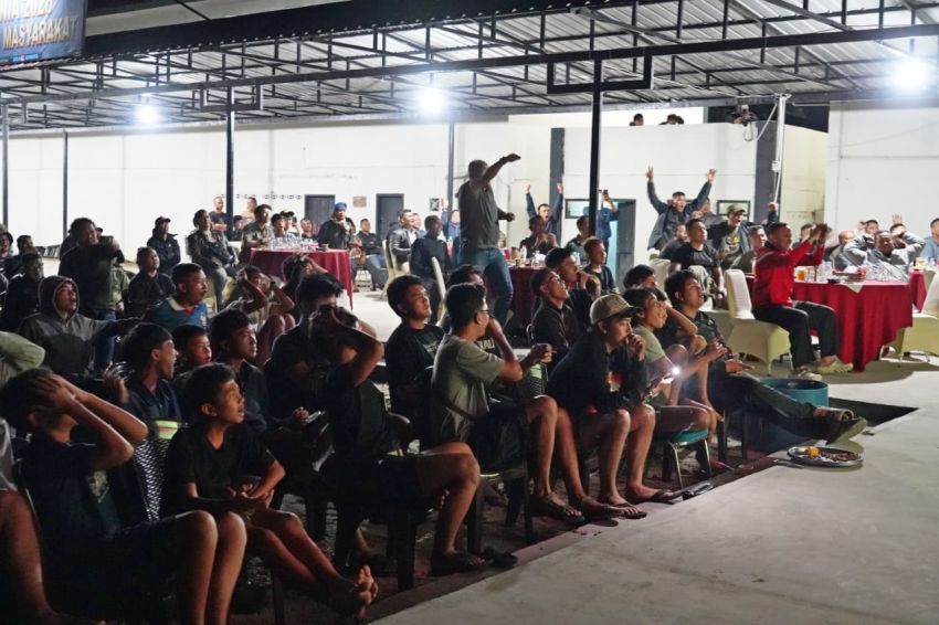 Gelar Nobar Sepak Bola Dunia, Korem 022/PT Pererat Kemanunggalan TNI dan Masyarakat