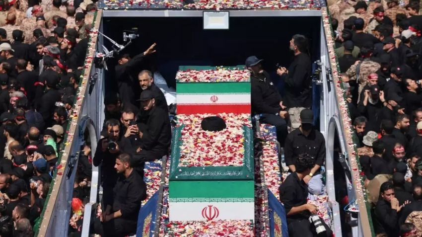 Jet Tempur Kawal Jenazah Ayatollah Khamenei Menuju Mashhad