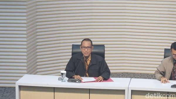 KPK Sita 55 Kg Logam Diduga Platinum dan Rekening Rp2,27 Miliar dari Bupati Langkat