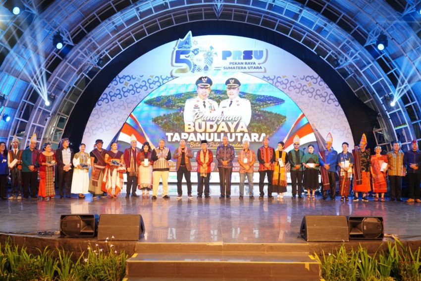 &lrm;Panggung Budaya "Beta Tu Pulo Sibandang" Meriahkan PRSU Ke-50, Pemkab Taput Promosikan Wisata Berbasis Budaya