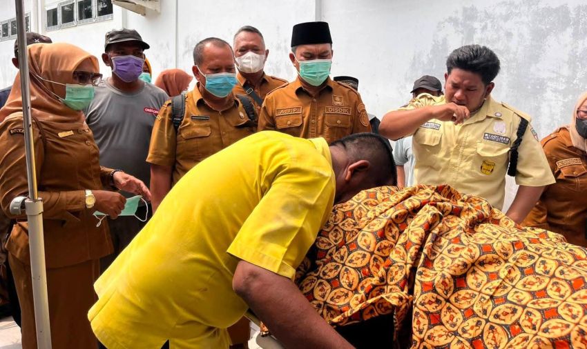 Truk Sawit Terbalik Timpa 10 Pelajar di Bilah Hilir, 1 Siswi SMP Tewas 2 Luka Berat