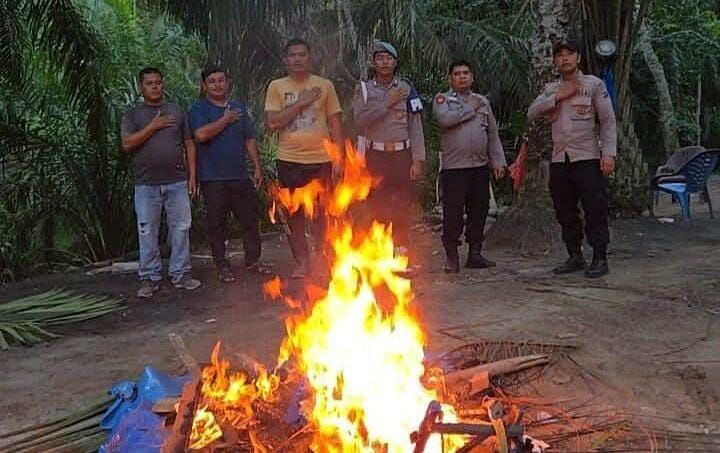 Polsek NA IX-X Gerebek Rumah Kosong dan Bakar Pondok Narkoba, Seorang Pengedar Sabu Dibekuk