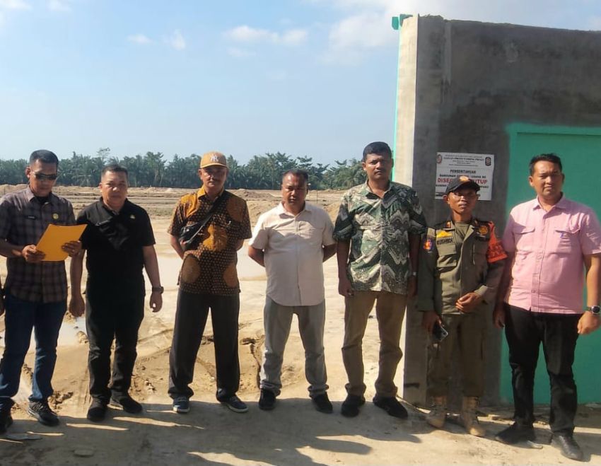 Satpol PP Segel Penimbunan Lahan 6 Hektare di Pantailabu