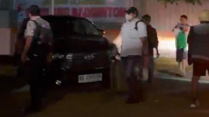 KPK Geledah Rumah Sekwan DPRD Kota Bengkulu, Bawa 3 Koper