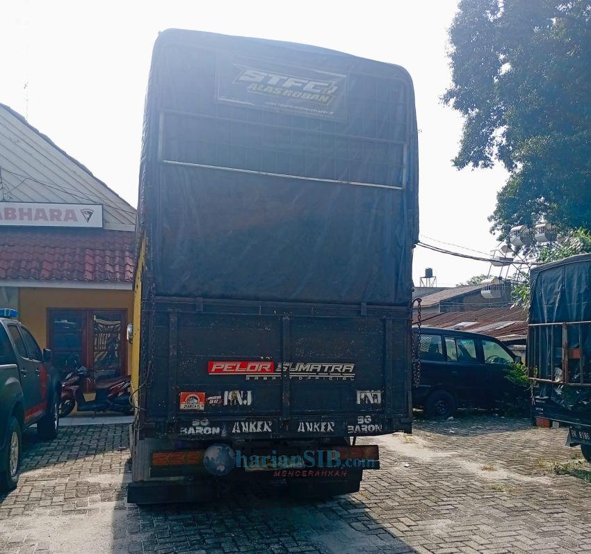 Sempat Kejar-kejaran di Simpang Dua Siantar, Petugas Amankan Truk yang Diduga Bawa Rokok Ilegal