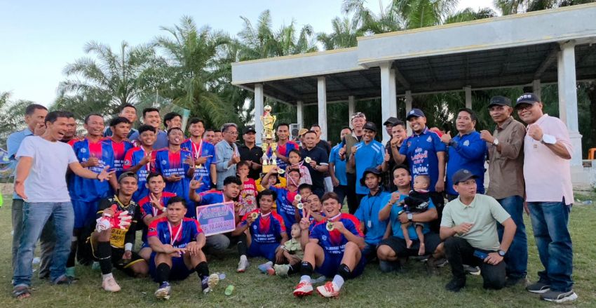 Tim Bengkel Las Seirakyat Boyong Piala Ketua DPRD Labuhanbatu
