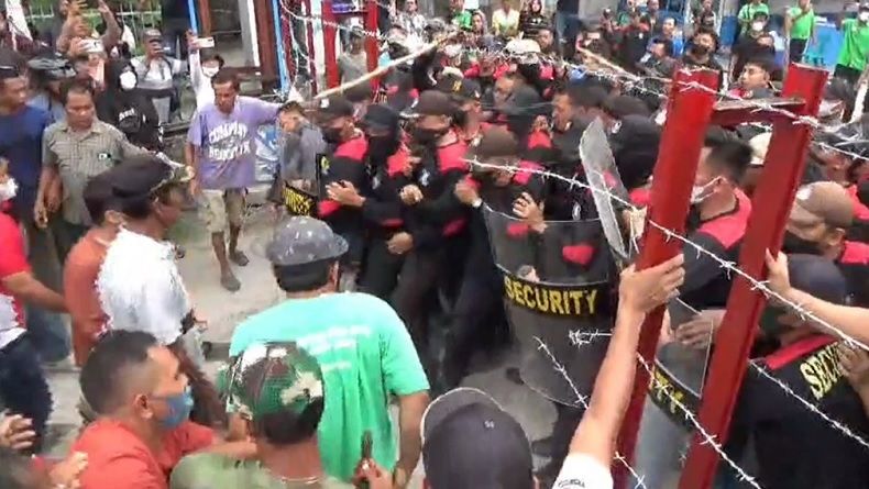 Pertanyakan Legalitas HGU, Aksi Warga di Kantor PT BSP Berakhir Ricuh